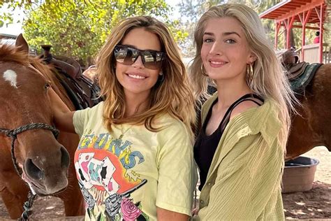 Denise Richards Wishes ‘Beautiful’ Daughter Sami a Happy 20th。